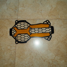 Carica l'immagine nel visualizzatore di Gallery, protezione faro in metallo con lente colorata per faro adattivo